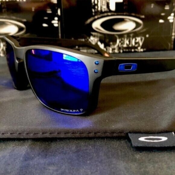 Oakley Other - OO9102 Oakley Holbrook Prizm Polarized Sunglasses